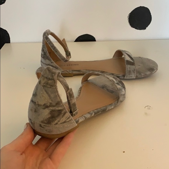 Velour flat sandals - Picture 2 of 3